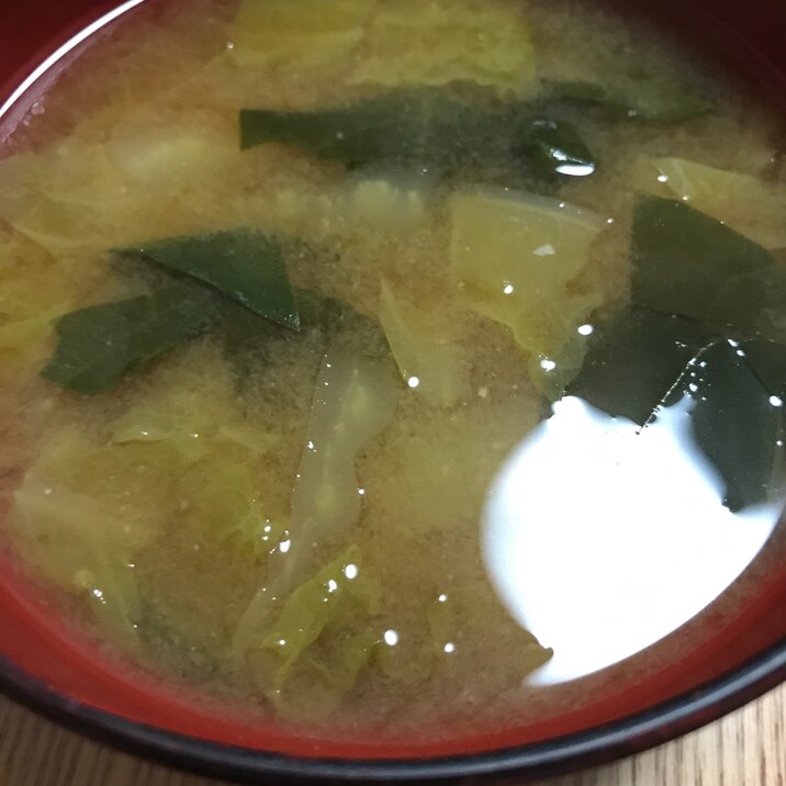 白菜とほうれん草の味噌汁